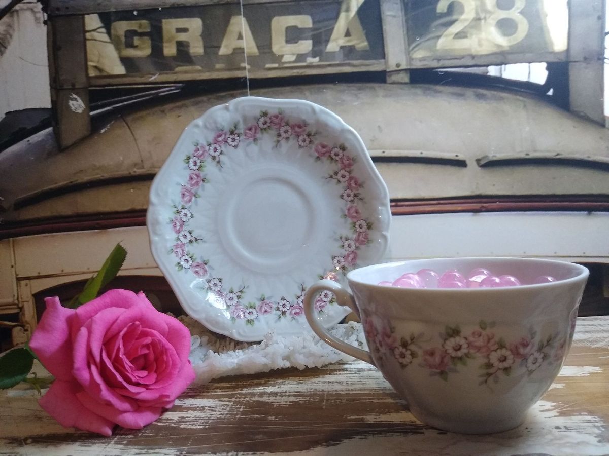 Antiga Xicara de Chá Porcelana Móvel de Antiquário Polovi Usado