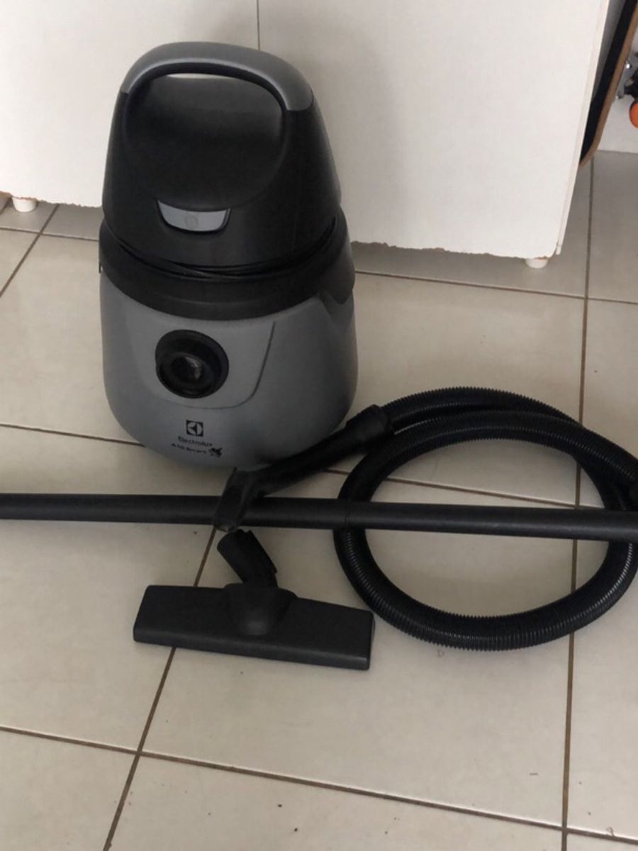 Aspirador de Pó e Água 110v Eletrodoméstico Eletrolux Usado 69013256