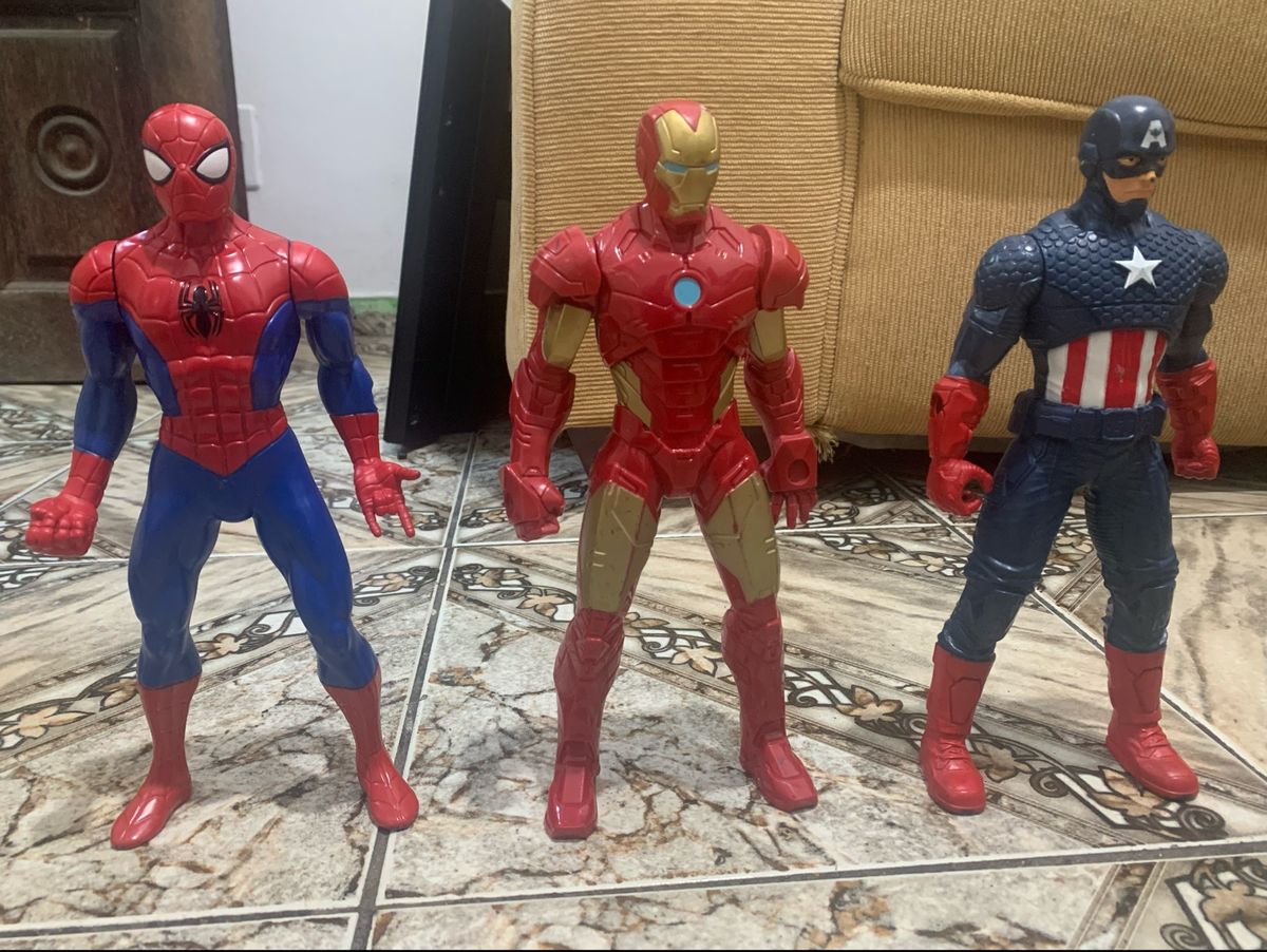 Bonecos super heróis avengers variados Brinquedo Marvel Usado