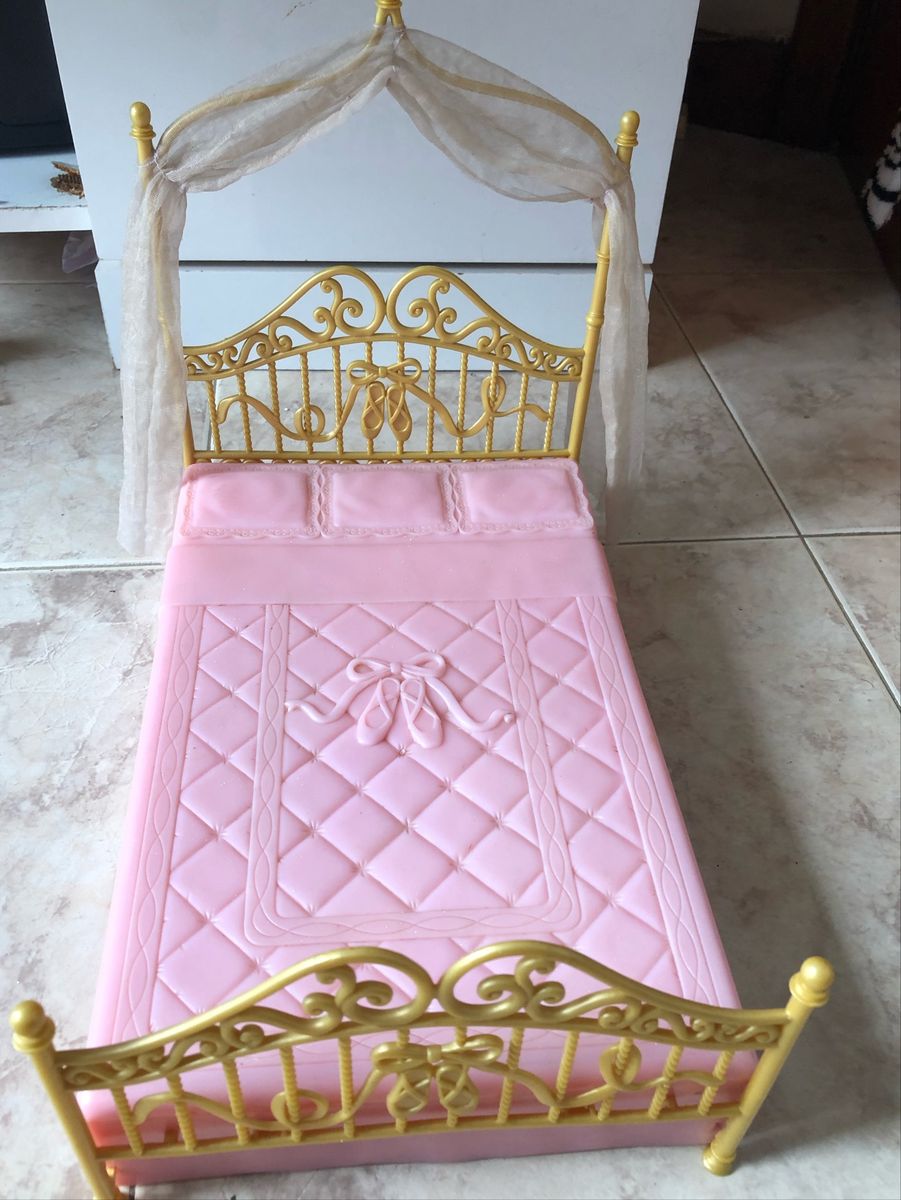 Cama Barbie E As Doze Princesas Bailarinas Brinquedo Mattel Usado