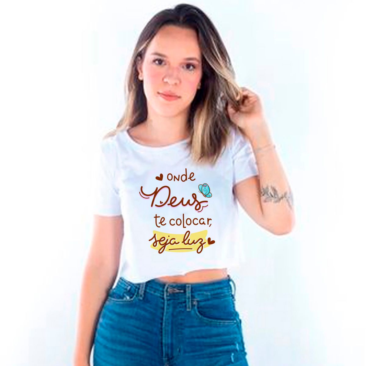 Camiseta Cropped Feminina Frase Onde Deus Te Colocar Seja Luz P