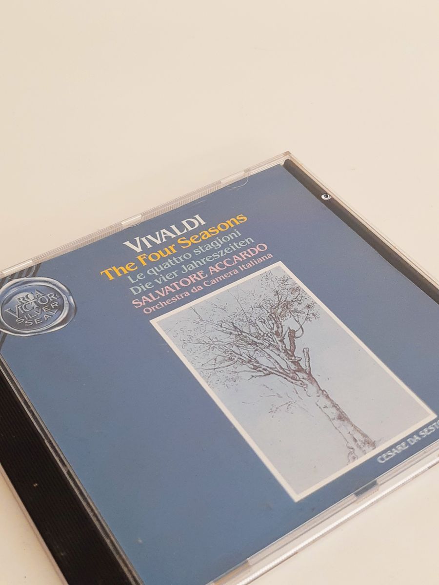 Cd Vivaldi The Four Seasons Salvatore Accardo Item de Música Bmg