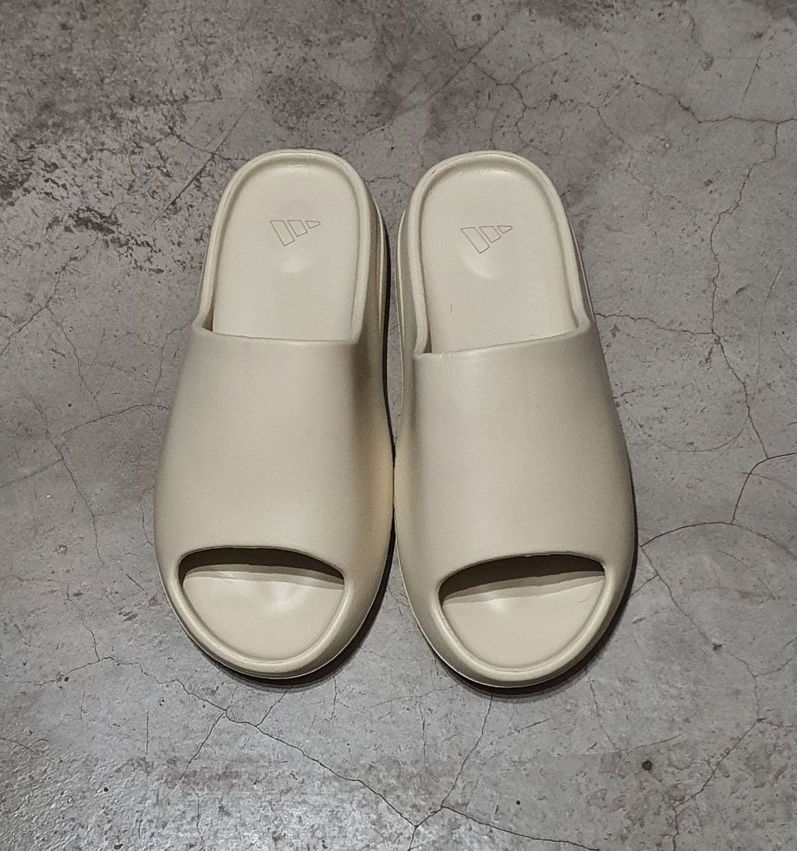 Chinelo Adidas Yeezy Slide Pure Sand Lia Masculina Adidas Nunca Usado