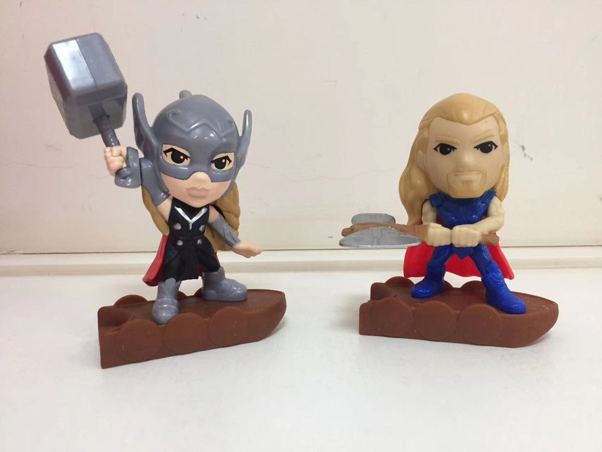 Combo Boneco Thor e Poderosa Thor Amor e Trovão Mcdonalds Mc Lanche