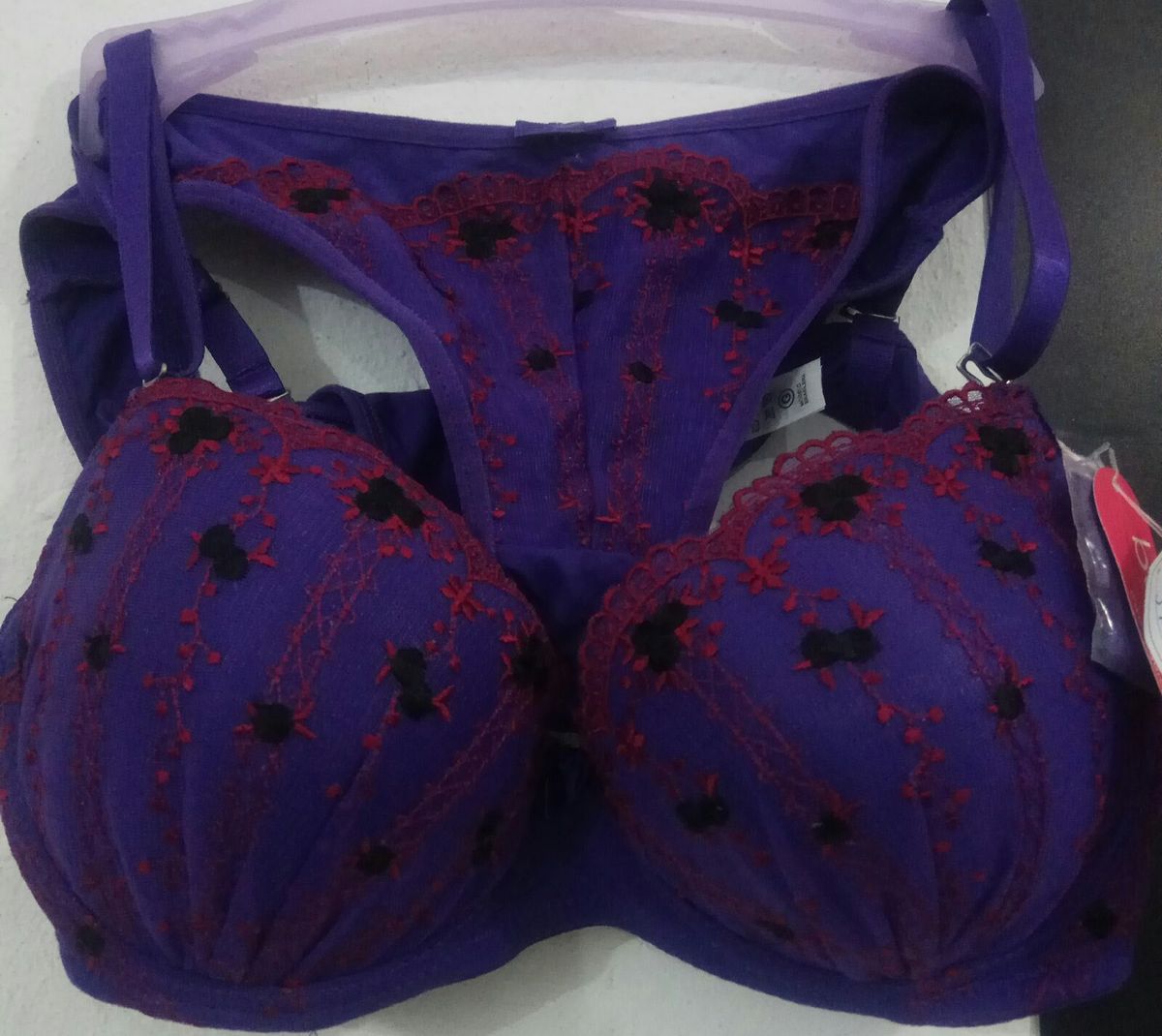 Conjunto Calcinha e Sutiã Lingerie Feminina Beijo Roubado Nunca Usado