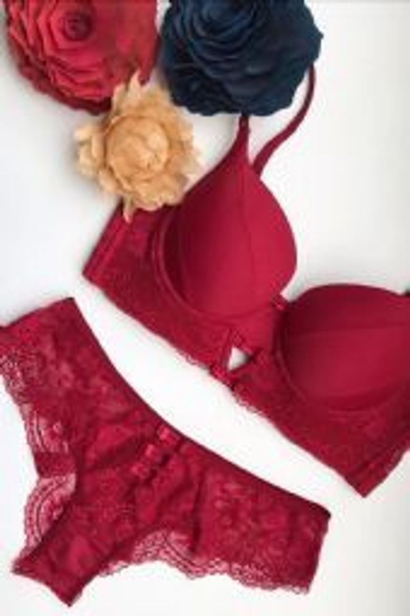 Conjunto Lingerie Recortes E Detalhes Em Renda Lingerie Feminina