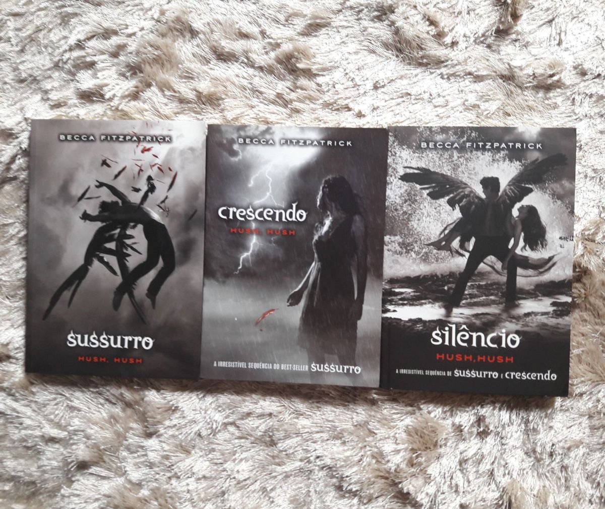 Hush Hush Primeiros Volumes Livro Editora Intrinseca Usado