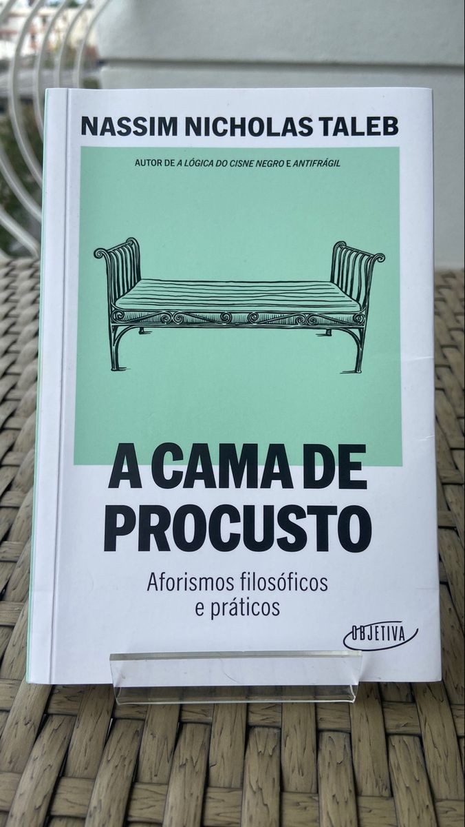 Livro a Cama de Procusto Aforismos Filosóficos e Práticos de Nassim