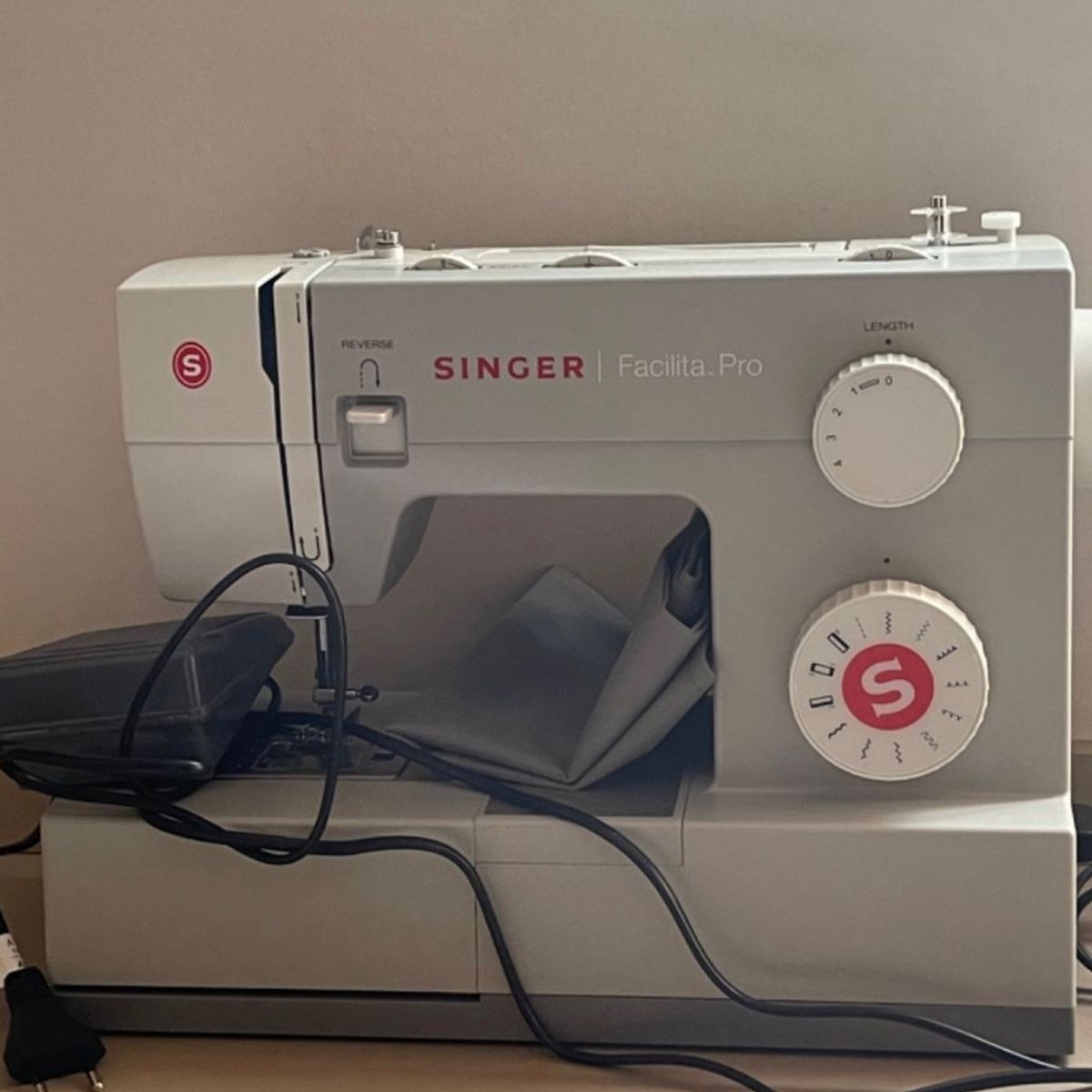 Máquina de Costura Singer Facilita Pro 4411 Portátil Produto