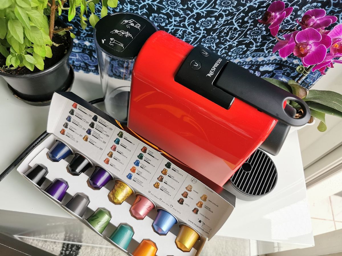 Nespresso Nova Caps Essenza Mini Vermelha V Cafeteira