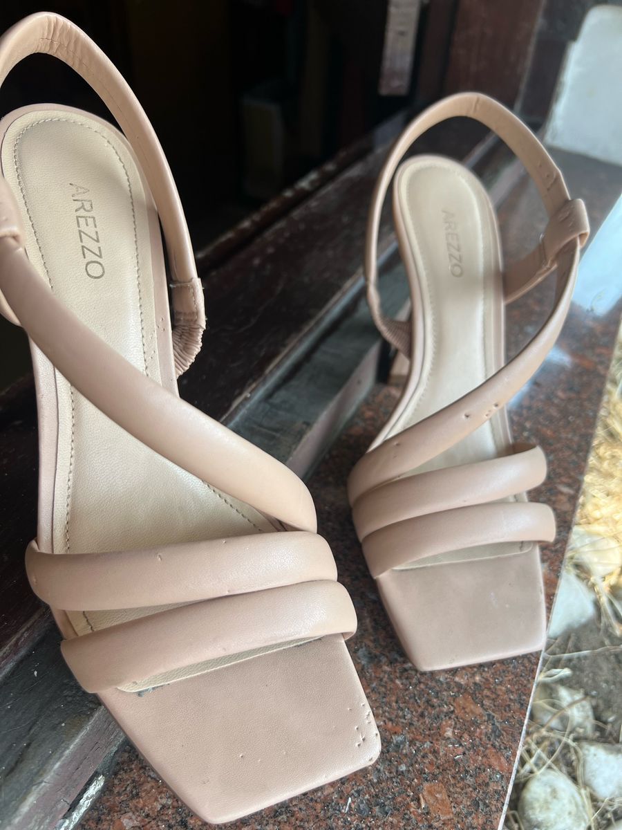 Sandália Nude Arezzo Está Detalhes Rasteira Feminina Arezzo Usado