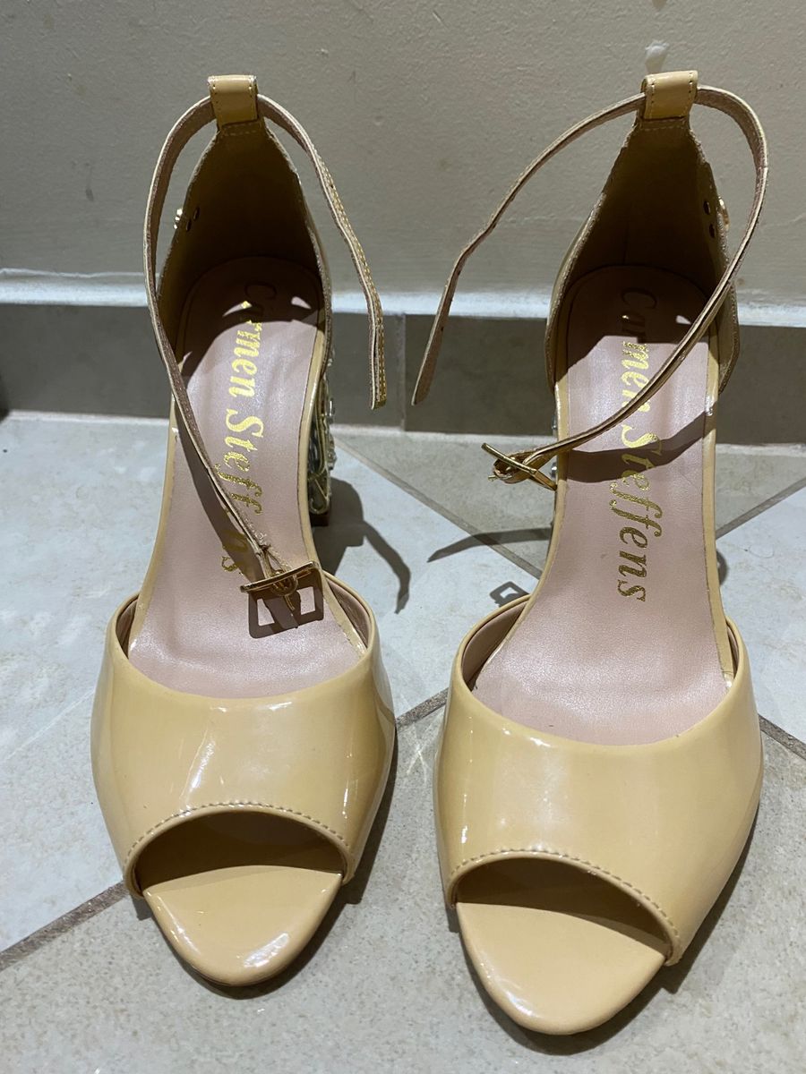 Sandália Nude Envernizado Salto Inteiro Pedrarias Carmen Steffens