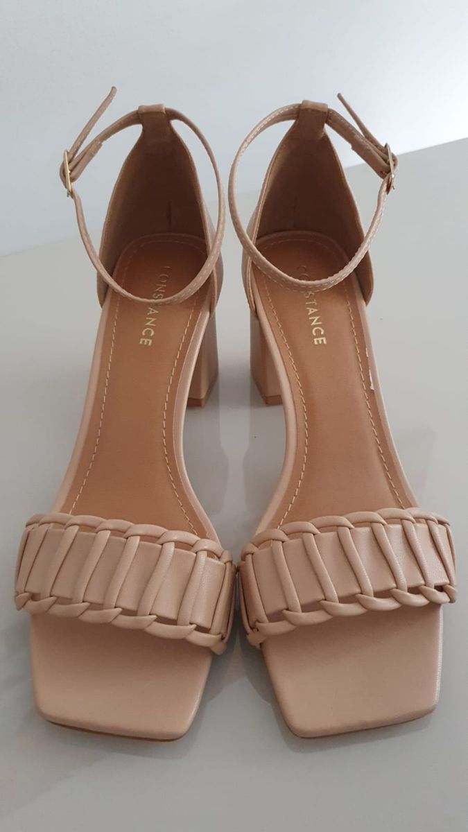 Sandália Nude Versátil para Qualquer Look e Situação Sandália