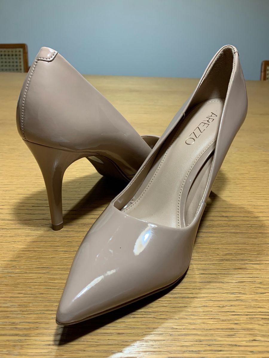 Scarpin Arezzo Nude Bege Eco Verniz Sapato Feminino Arezzo Nunca