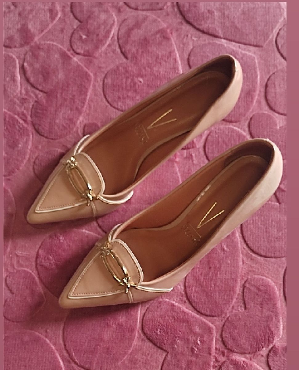 Scarpin Nude Listra Branca Vizzano Sapato Feminino Vizzano Nunca