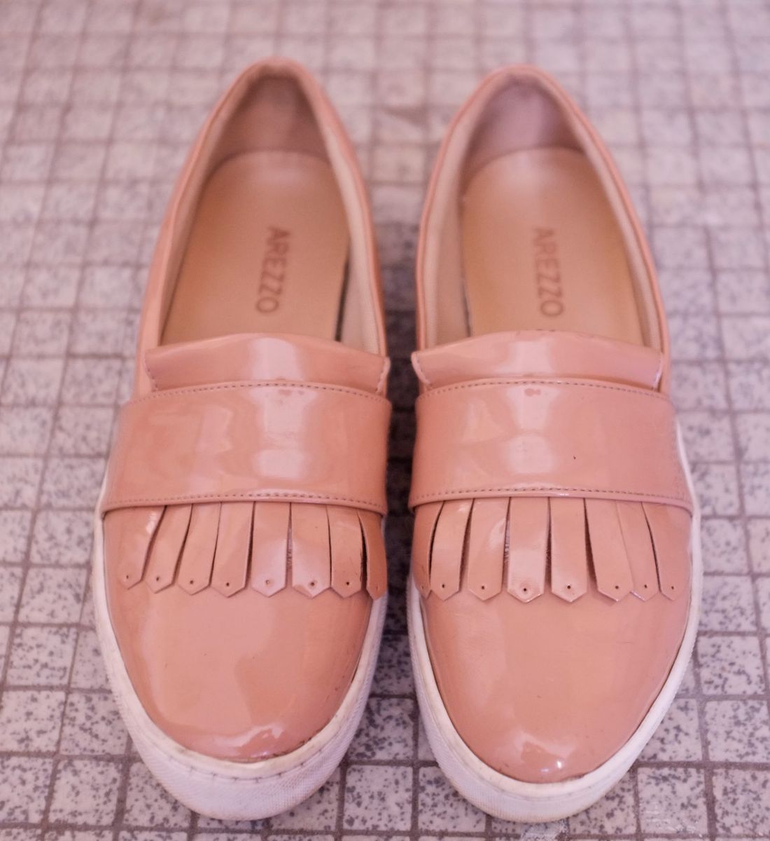 Slip on Franjas Verniz Nude rose Tênis Feminino Arezzo Usado 22826043