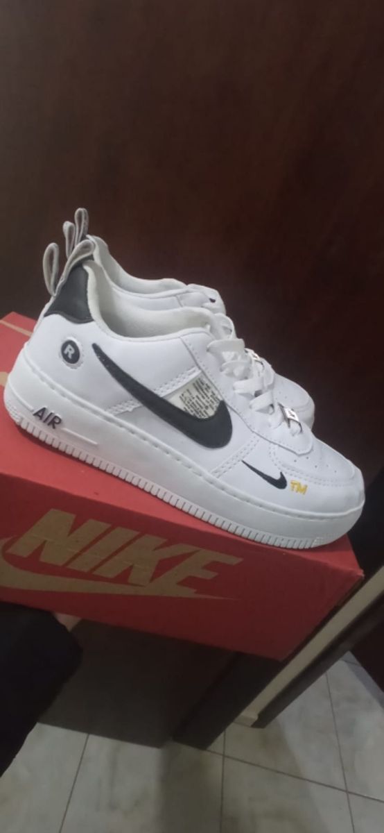 Tênis Nike Air Force Utility Branco e Preto 34 Tênis Feminino Nike