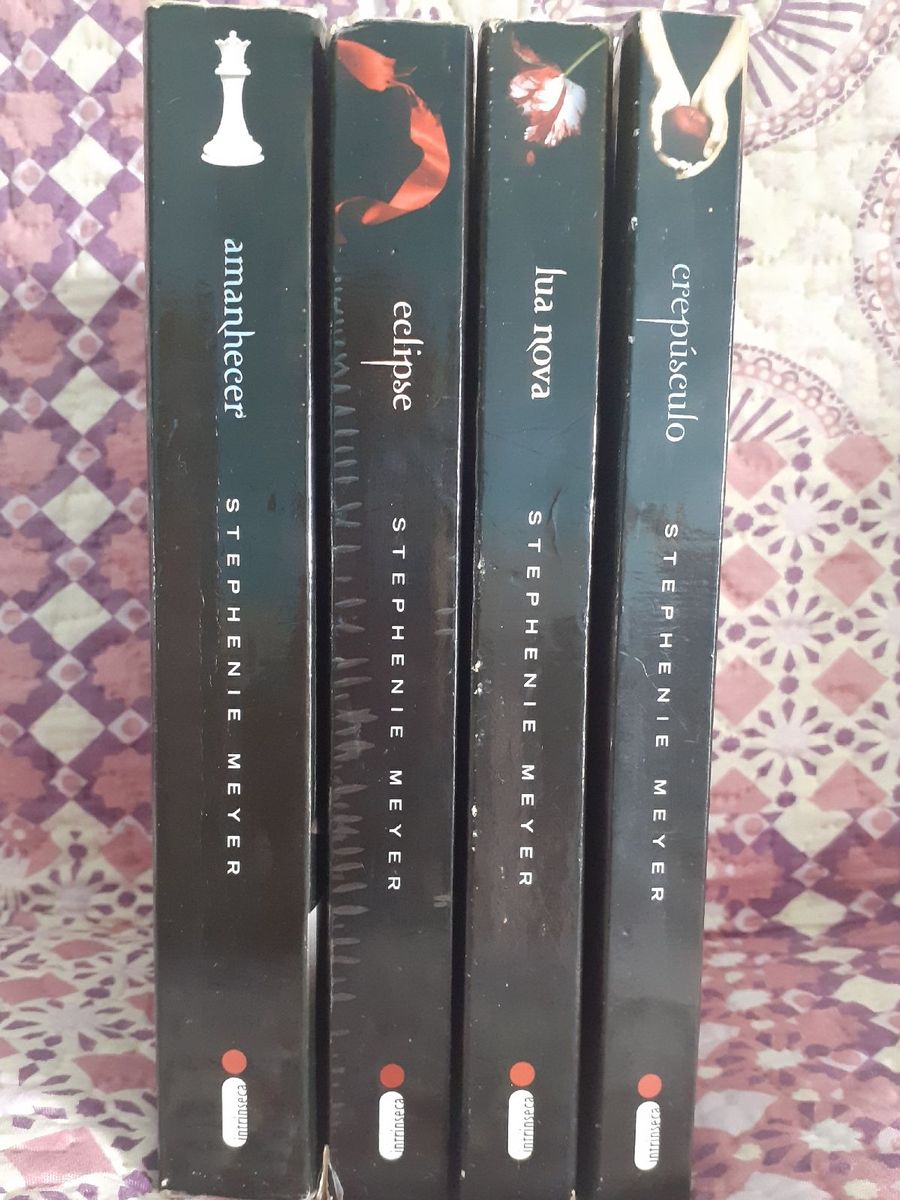 Vendo a Coleção Completa da Saga Crepúsculo da Autora Stephenie Meyer