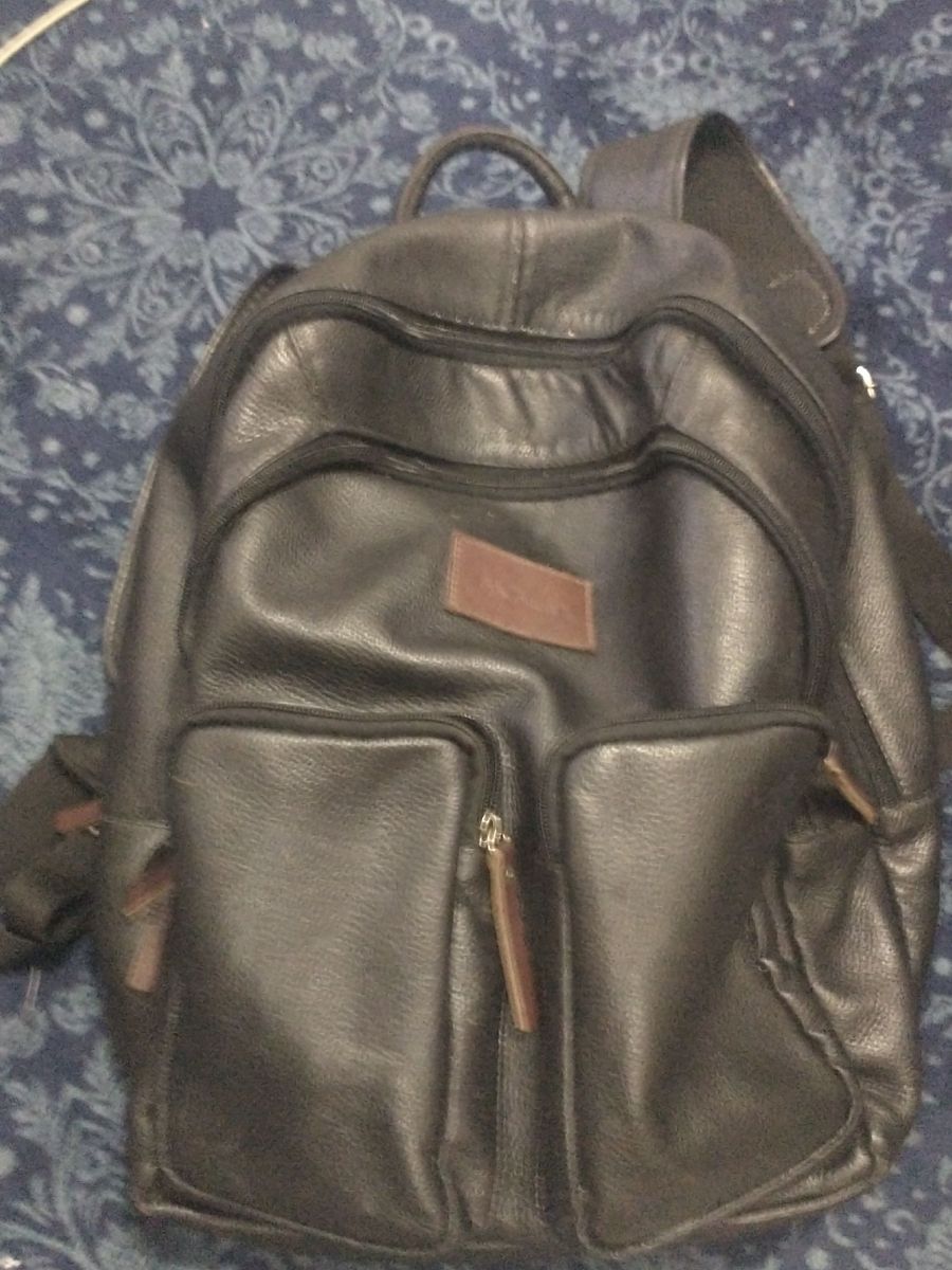 Vendo Mochila Da Marca Bagagio Toda Em Couro Bem Grande Mochila