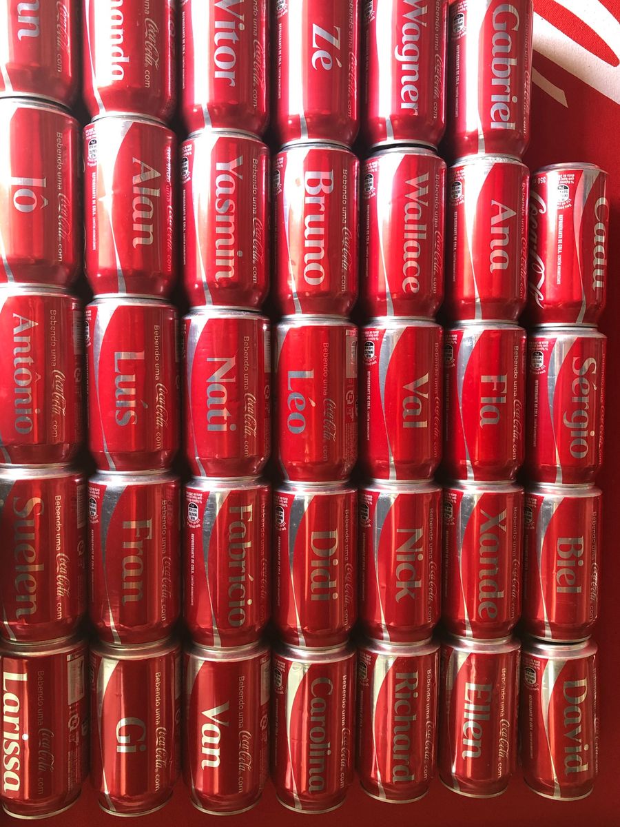 1 Conjunto de 34 Latas Nomes da Coca Cola 240,00 Ou 45,00 a Unidade