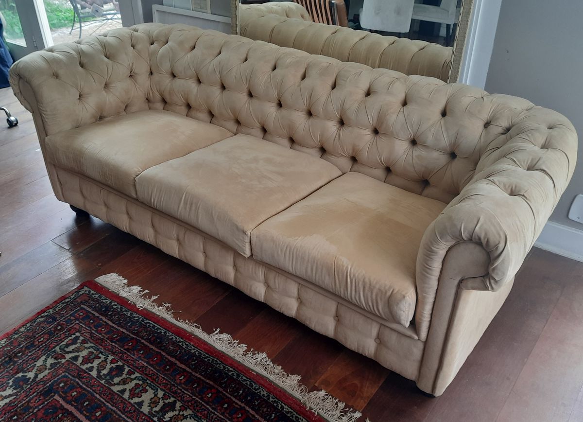 2,16m Sofá Chesterfield Antigo em Madeira Maciça e Tecido Aveludado