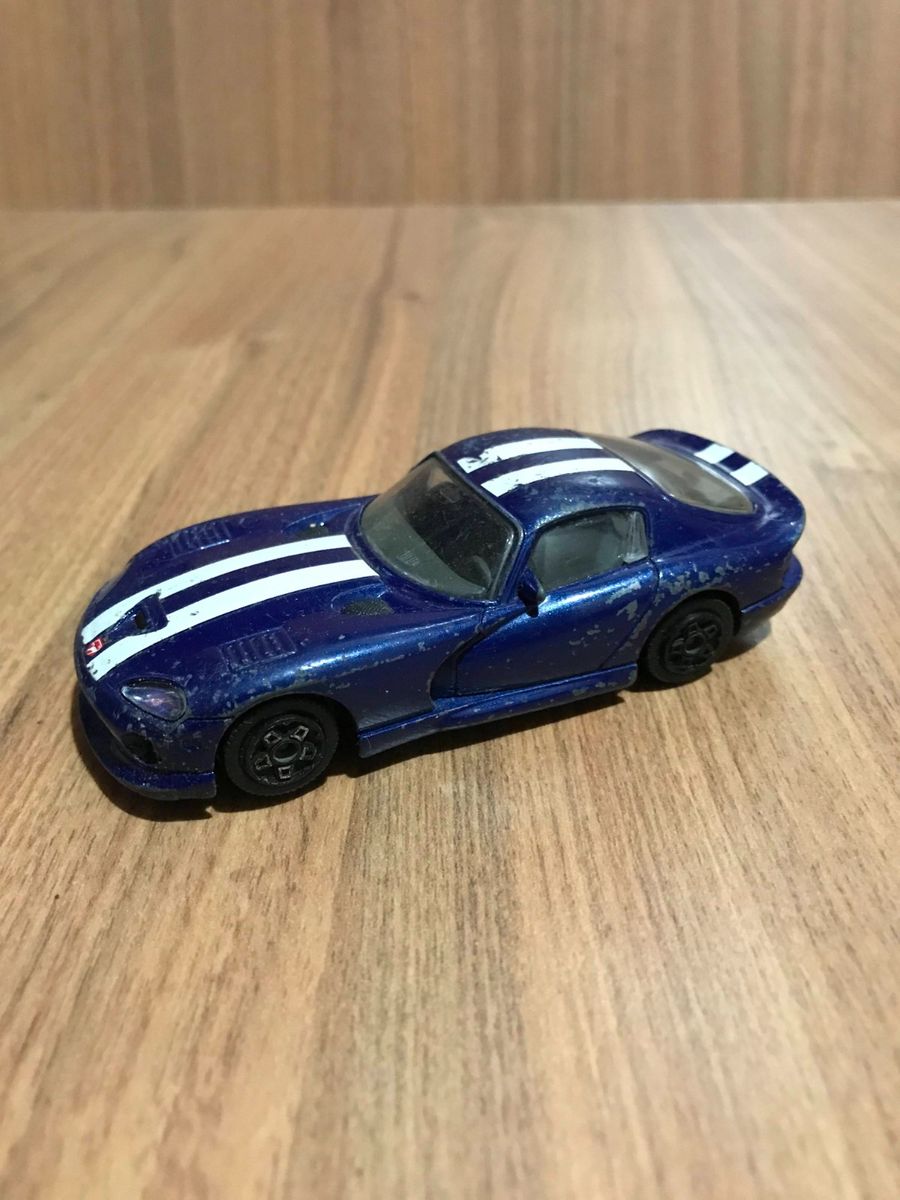 Lot De 2 Voitures Miniatures Burago 1:18 - Porsche 911 Carrera Cabriolet & Dodge Viper - Années 1990
