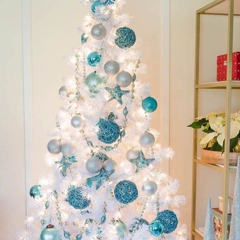 Kit: Árvore Natal Branca e Azul  Item de Decoração Natal Usado