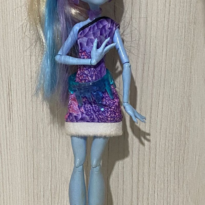 Boneca Monster High Abbey Bominable Scaris - Envio +/- 7dias