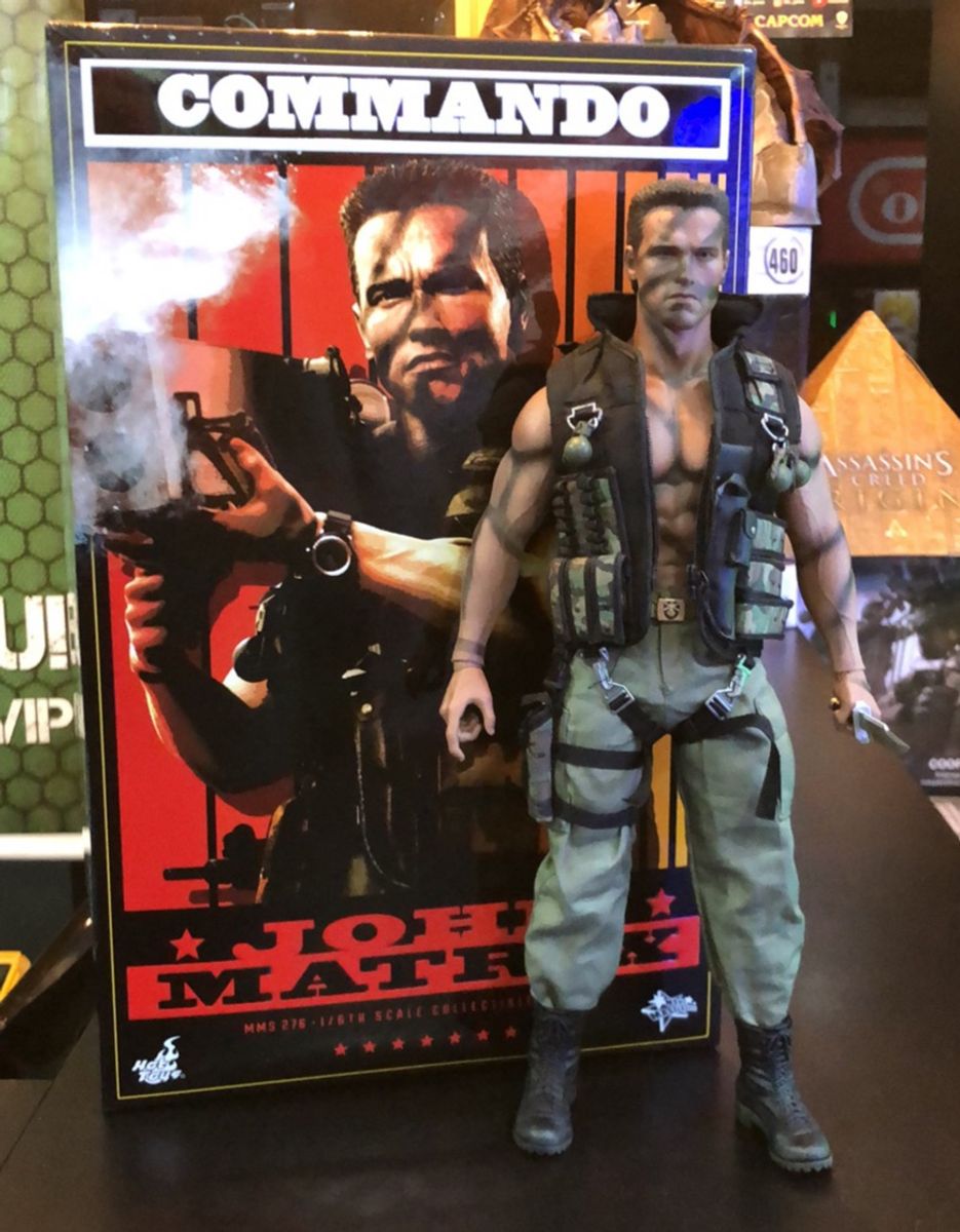 Action Figure Commando John Matrix Mms Hot Toys Filme e Série Hot Toys Usado