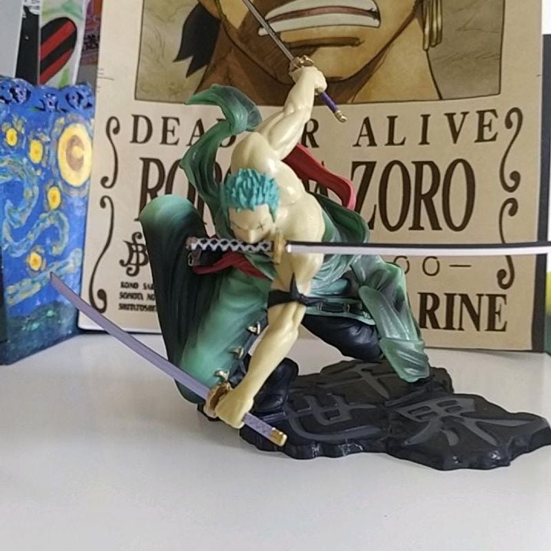 Roronoa Zoro 3 Espadas Action Figure One Piece