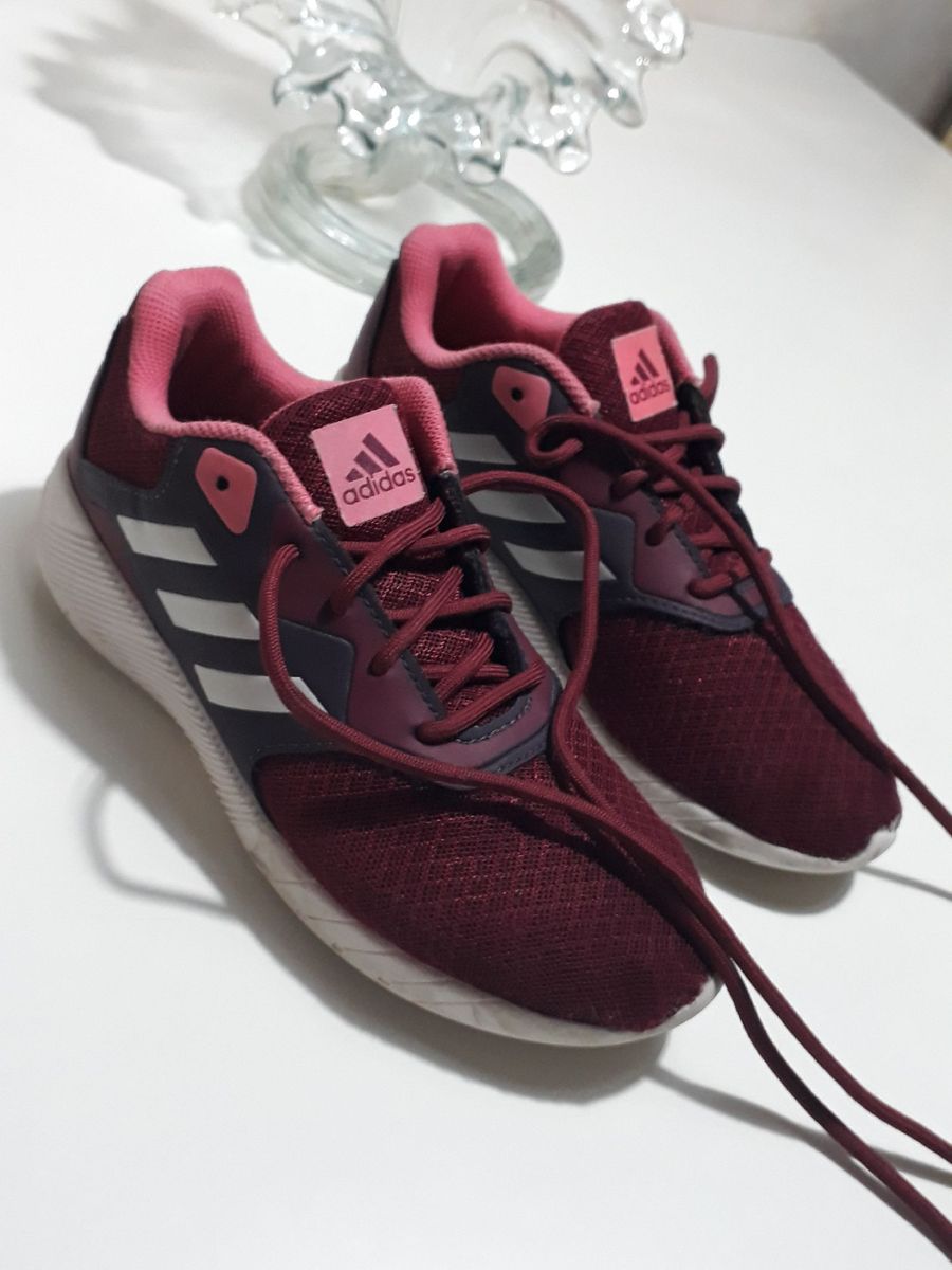 tenis adidas feminino marsala