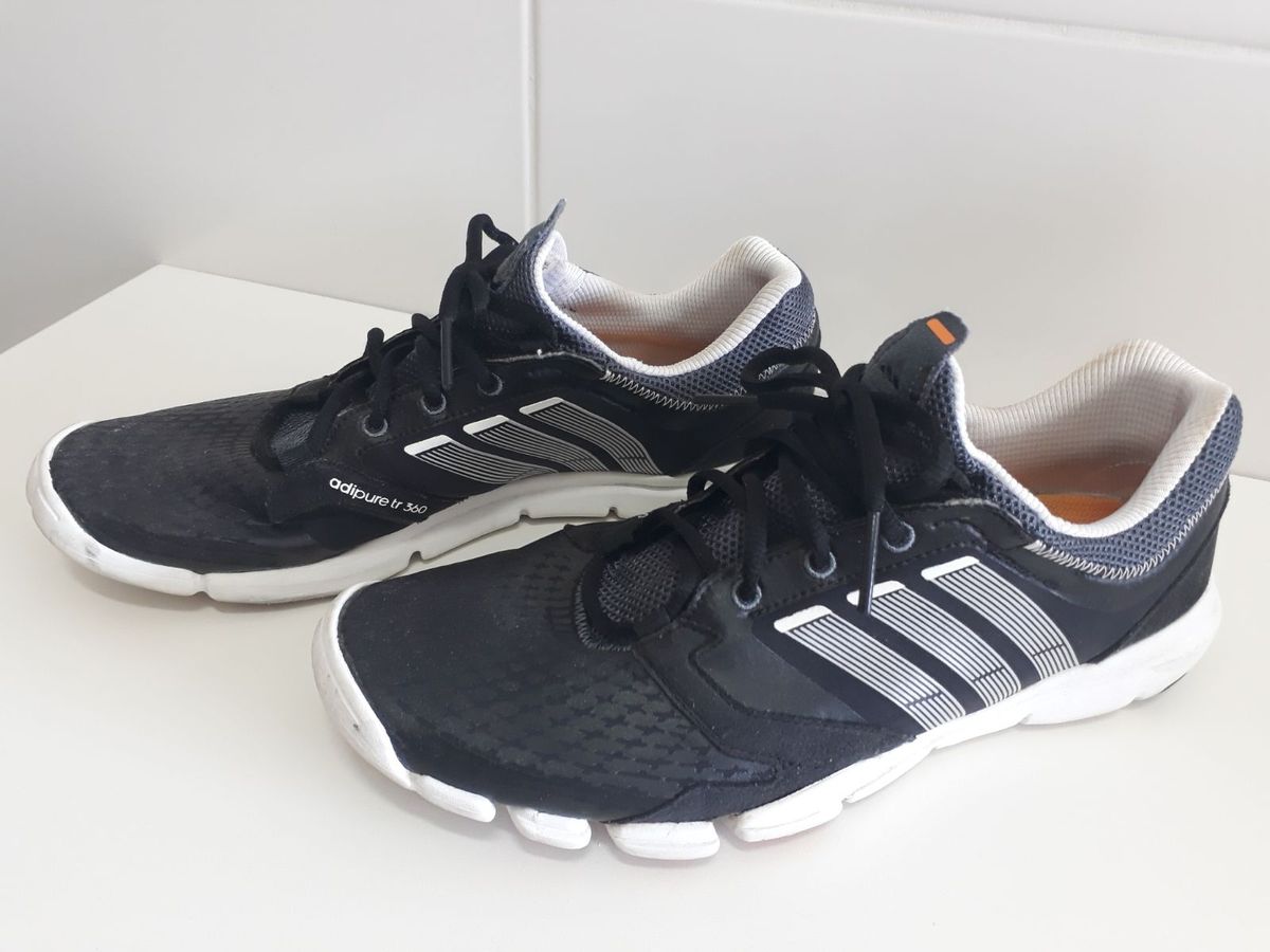 tenis adipure trainer