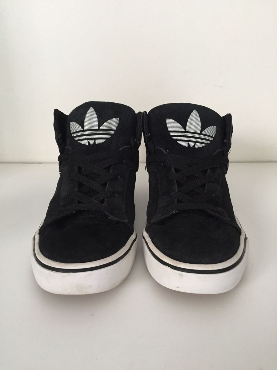 tenis adidas cano médio