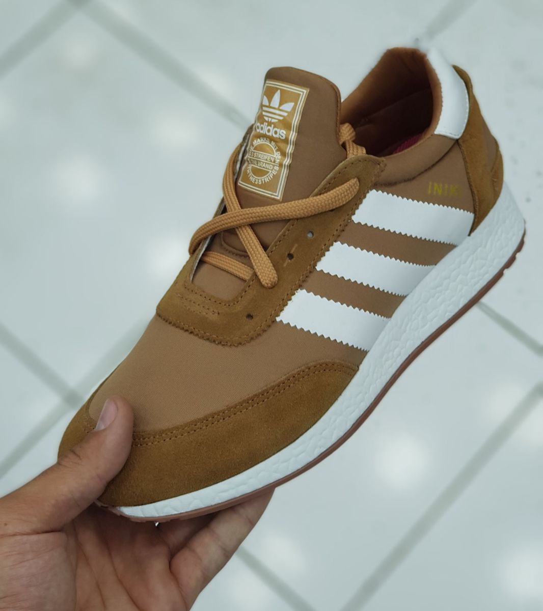 adidas caramelo