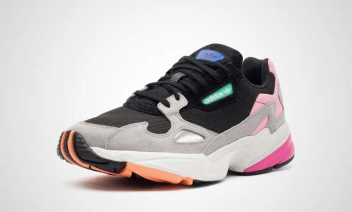 tenis adidas falcon feminino