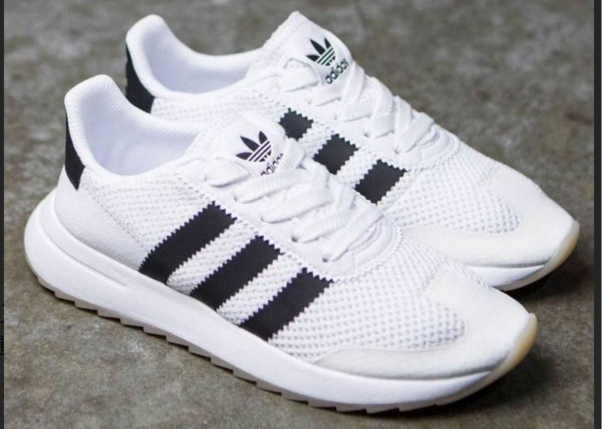 sapato branco da adidas