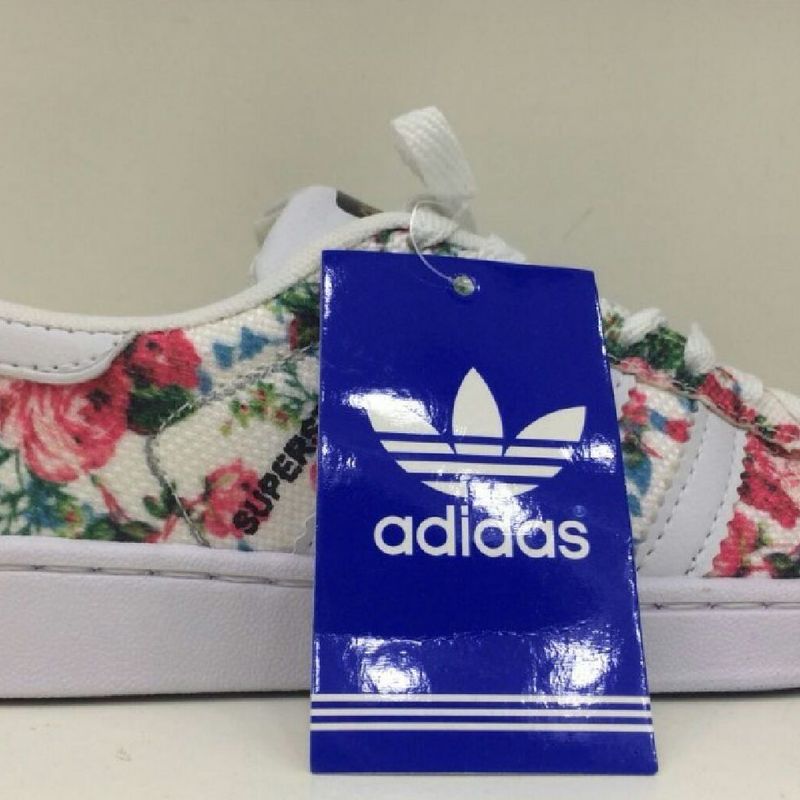 Adidas florido outlet superstar