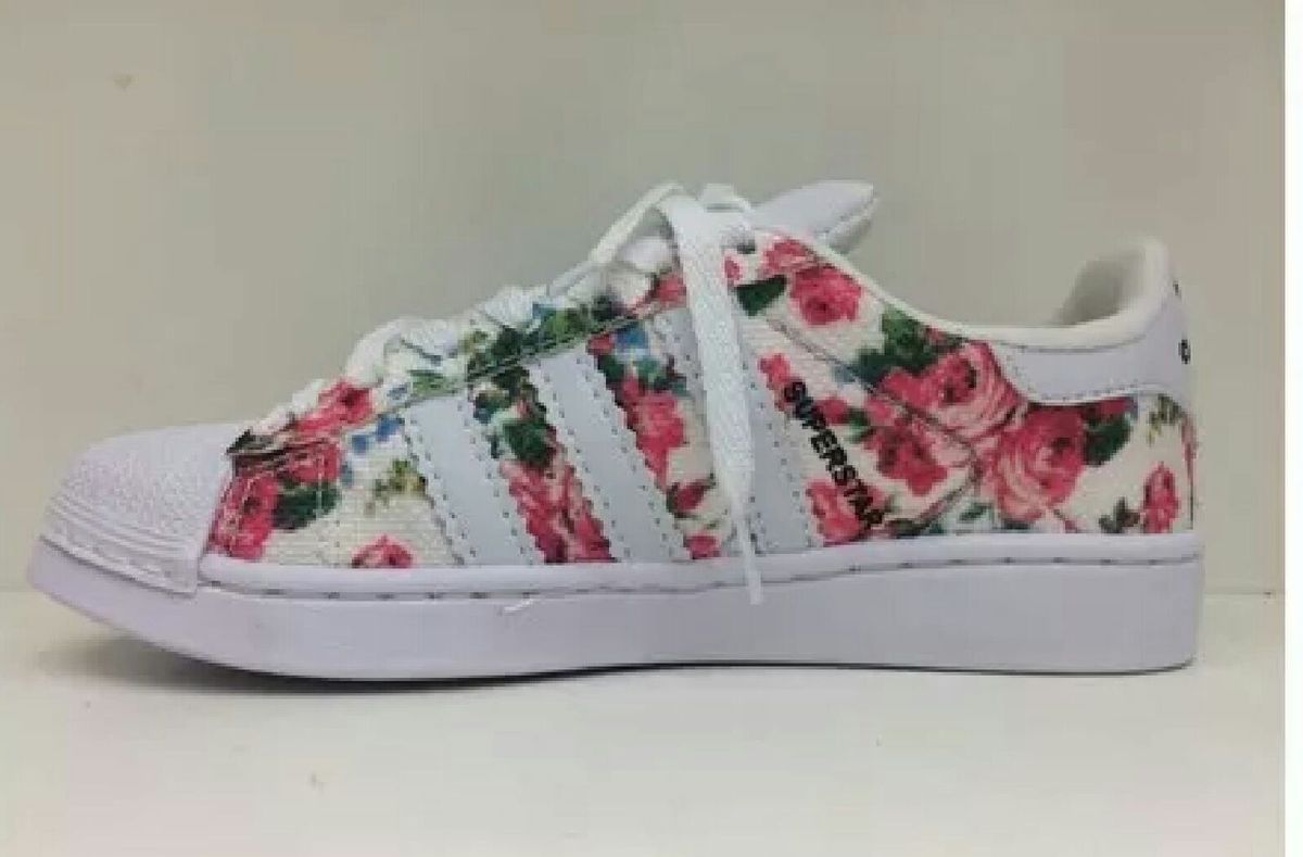 tênis da adidas florido