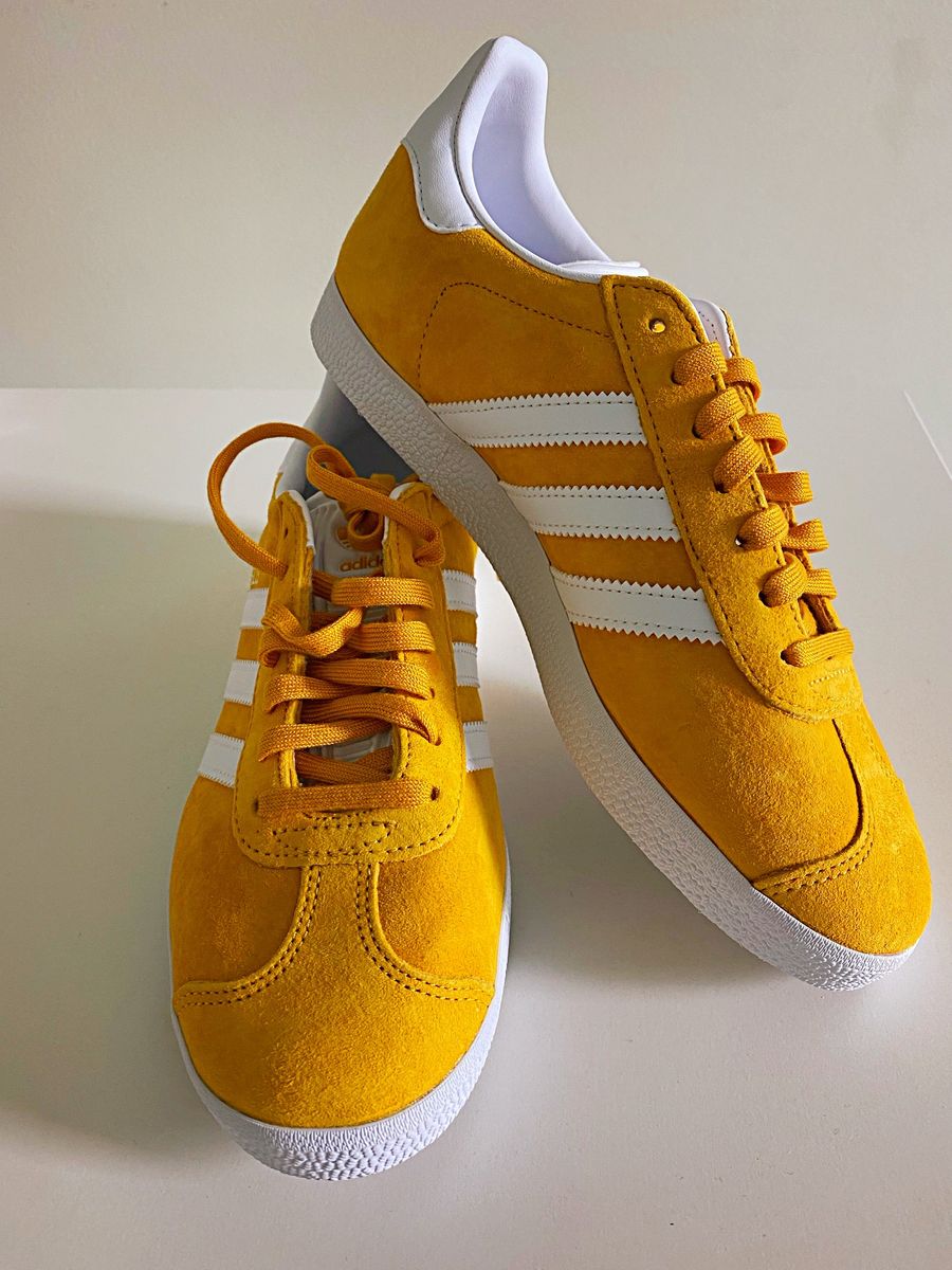 campus adidas amarelo