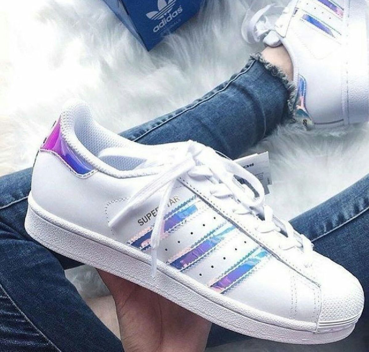 tenis da adidas feminino holografico