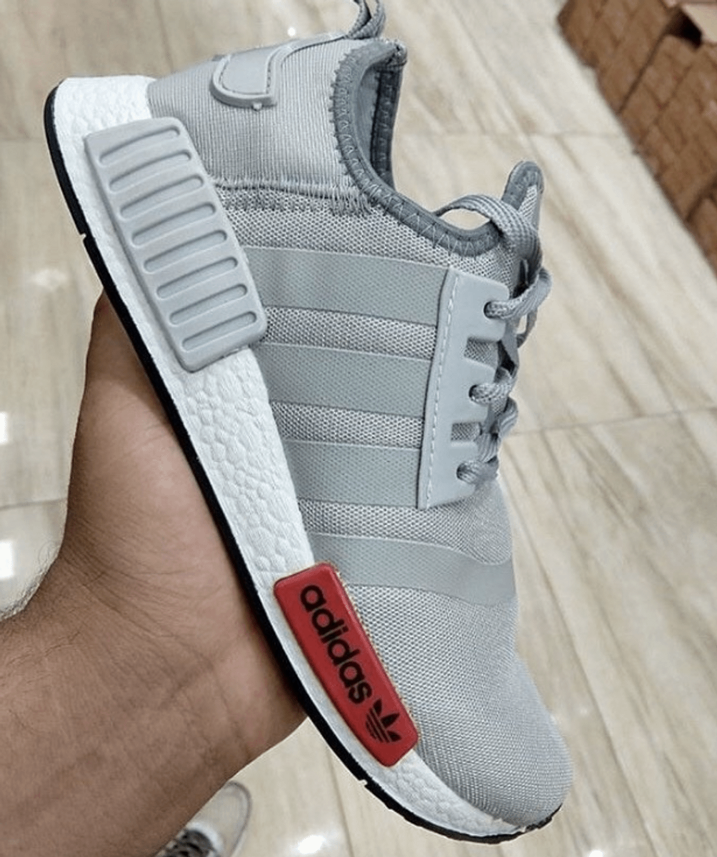 nmd branco e vermelho