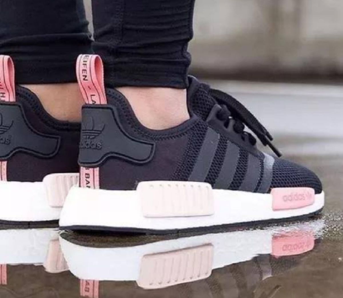 tenis nmd preto com rosa