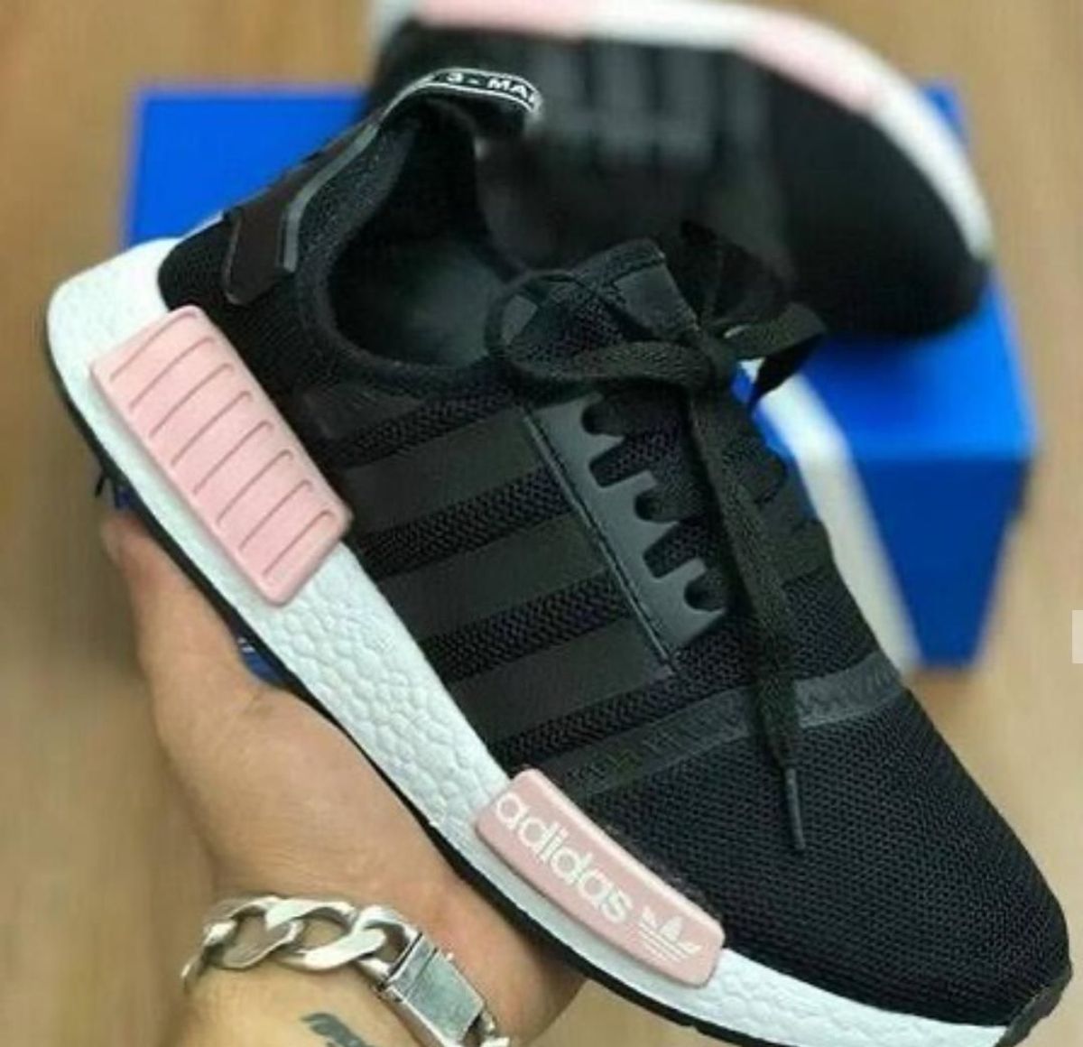 tenis adidas feminino nmd preto