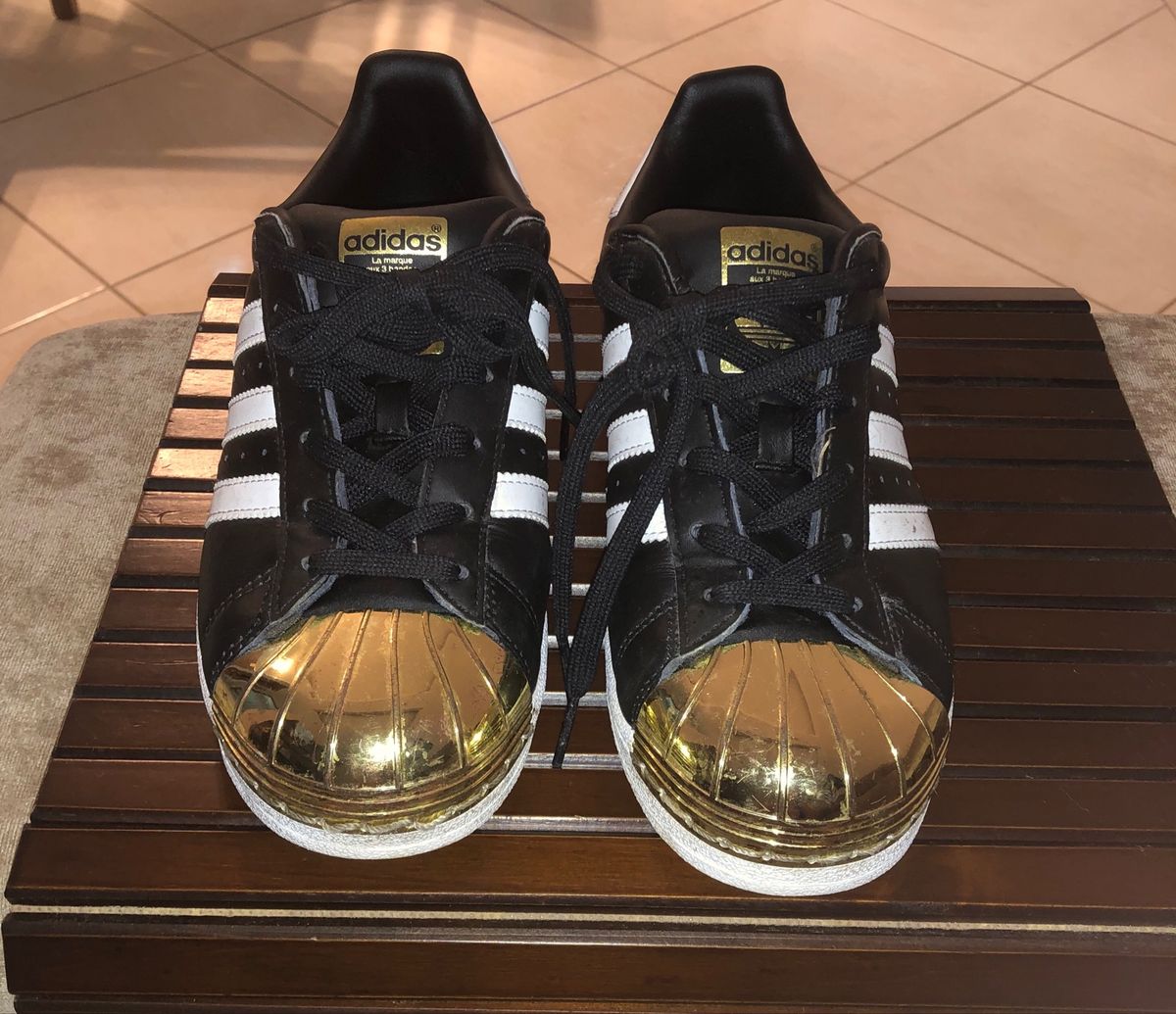 tenis da adidas feminino preto e dourado