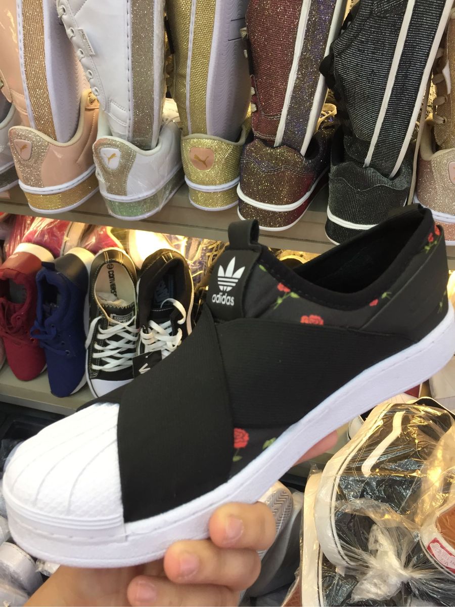 tenis adidas flores