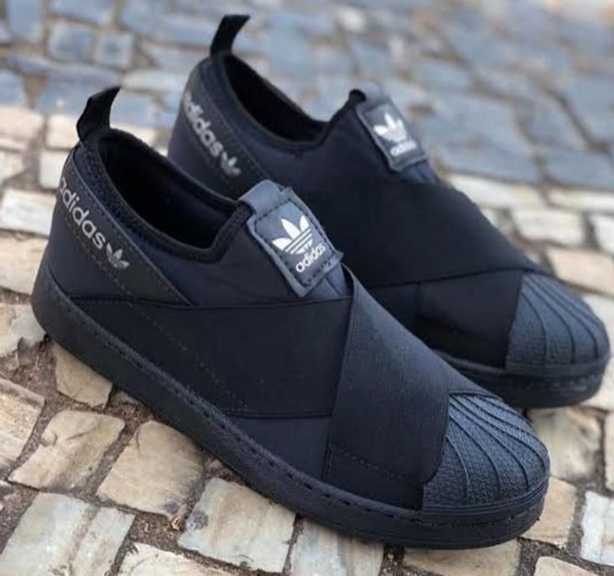 tenis slip on preto adidas