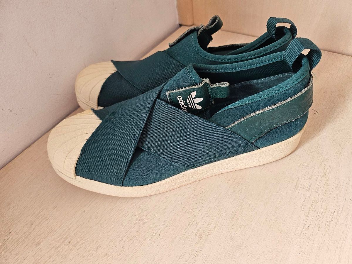 Adidas slip on store verde