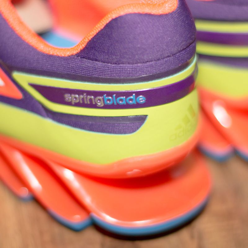 Adidas store springblade colorido