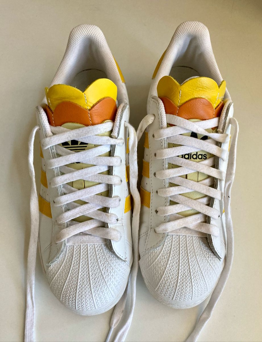 Adidas Superstar Branco e Amarelo T nis Feminino Adidas Usado 75474590 enjoei