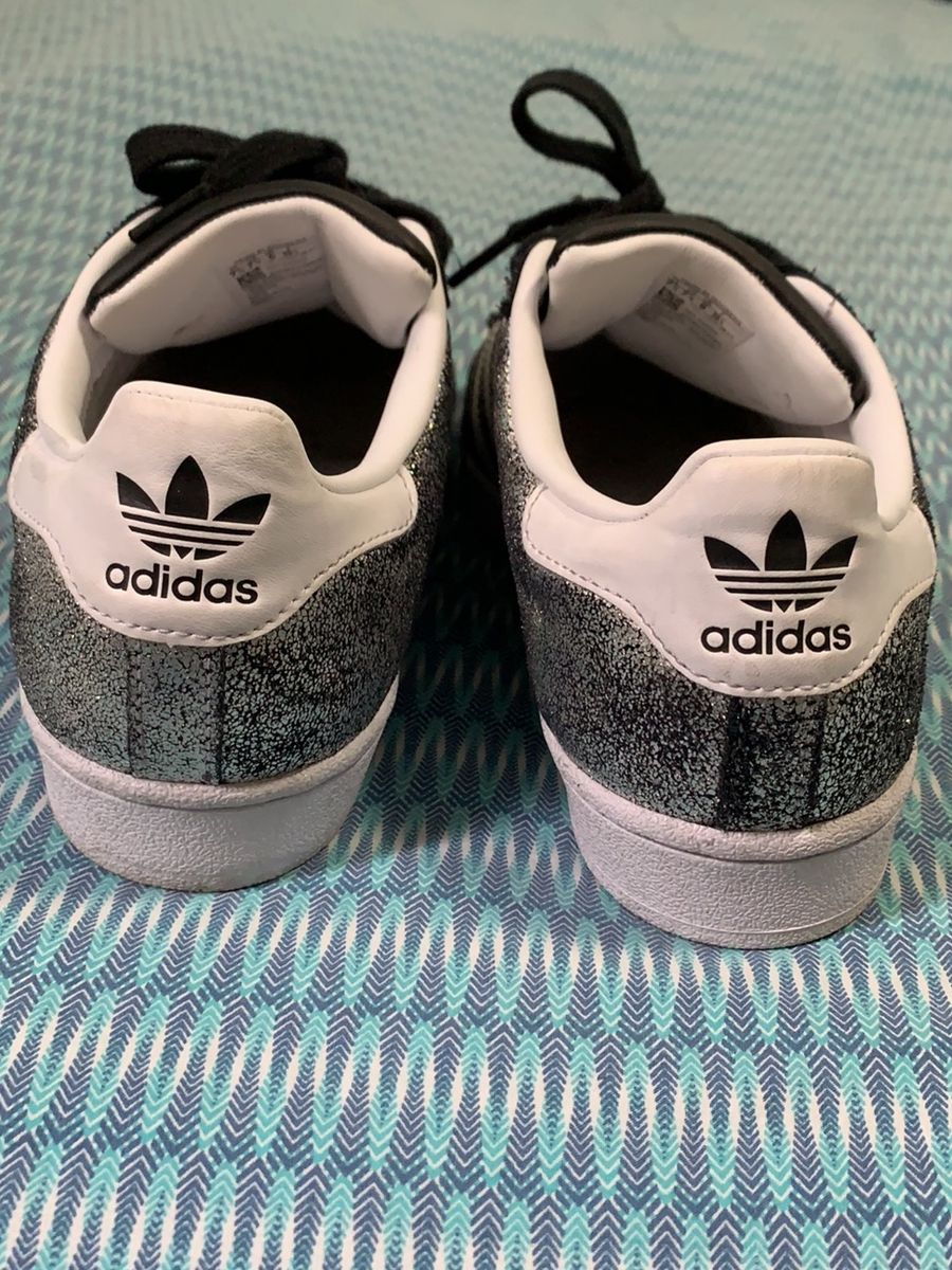 tenis adidas brilho